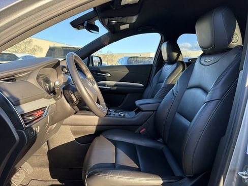 Used 2023 Cadillac XT4 Premium Luxury image 11