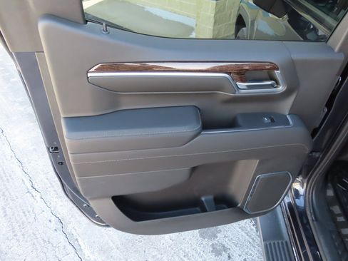 Certified 2022 GMC Sierra 1500 Elevation w/ LPO, Elevation Black Package image 32