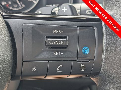 Used 2023 Nissan Rogue SV image 25