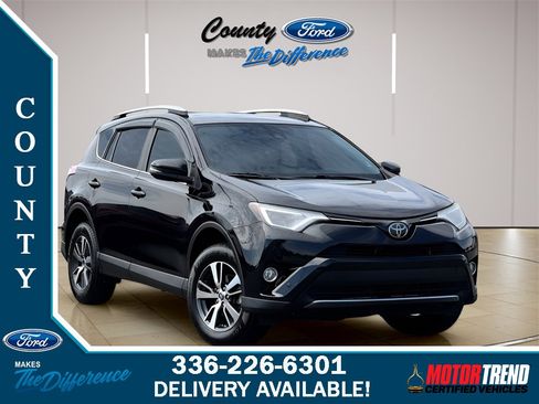 Used 2018 Toyota RAV4 XLE image 1