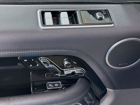 Used 2018 Land Rover Range Rover Supercharged image 18