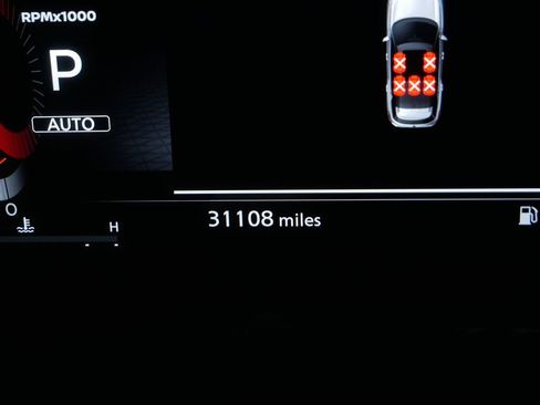 Used 2023 Nissan Pathfinder Platinum image 32