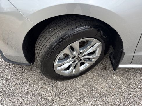 Used 2023 Toyota Sienna XLE AWD/4WD image 27