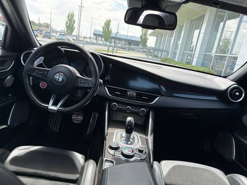 Used 2017 Alfa Romeo Giulia Quadrifoglio RWD image 13