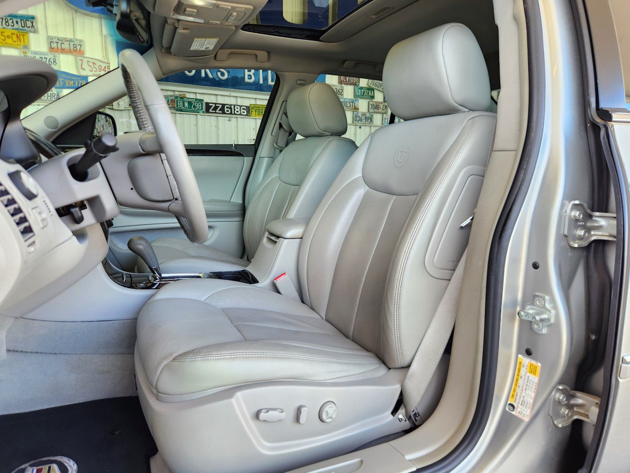 Used 2008 Cadillac DTS w/ Sun And Sound Package FWD image 4