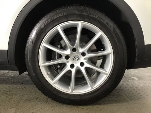 Certified 2024 Porsche Cayenne AWD/4WD image 13