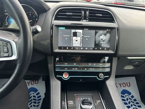 Used 2020 Jaguar F-PACE Prestige image 22