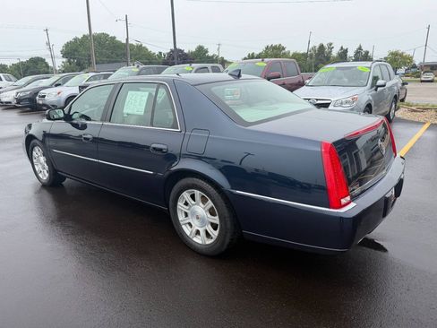 Used 2009 Cadillac DTS w/ Trunk Convenience Package FWD image 3