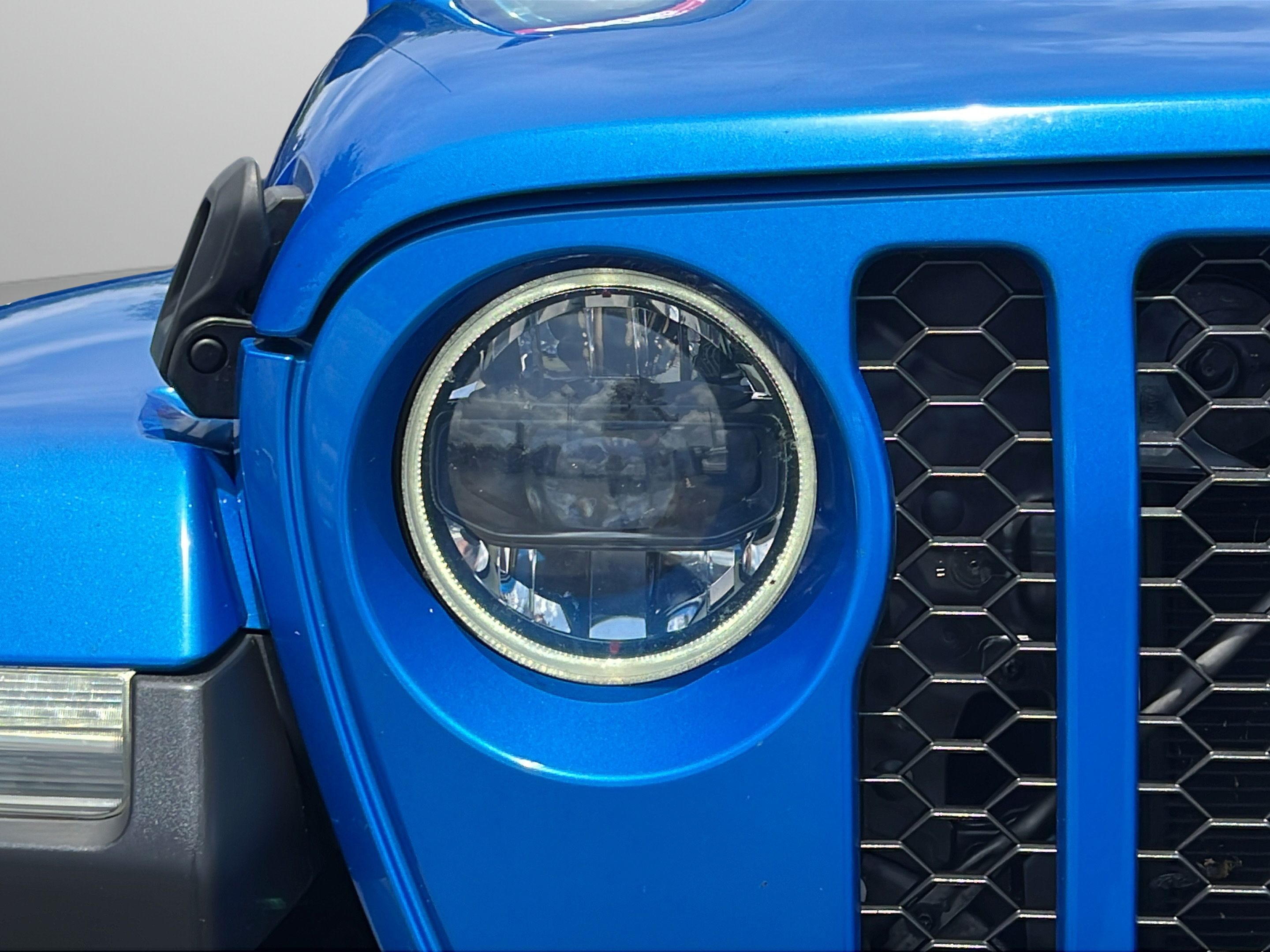 Used 2023 Jeep Gladiator Sport AWD/4WD image 22