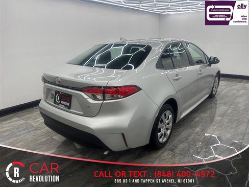 Used 2023 Toyota Corolla LE image 6