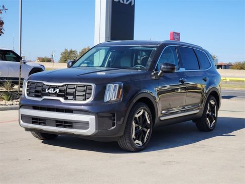 New 2025 Kia Telluride S image 2