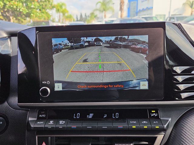Used 2025 Toyota Camry SE FWD image 13