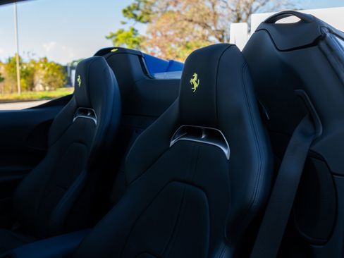 Used 2025 Ferrari SF90 Spider image 27