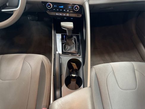 Used 2021 Hyundai Elantra SEL image 19