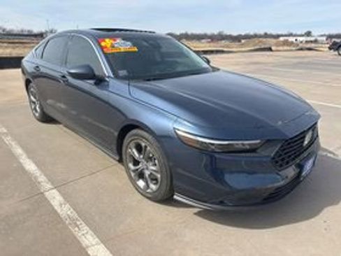 Used 2024 Honda Accord EX image 3