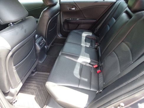 Used 2014 Honda Accord Touring image 34