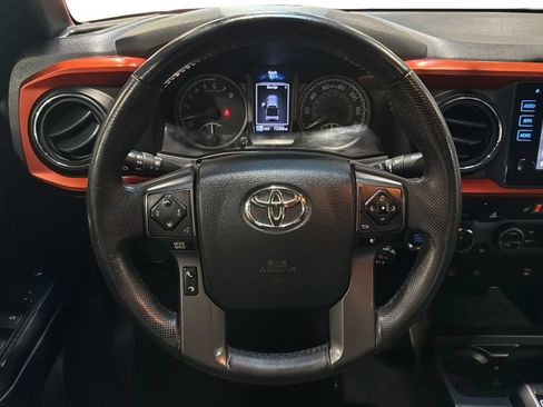 Used 2016 Toyota Tacoma SR5 AWD/4WD image 16