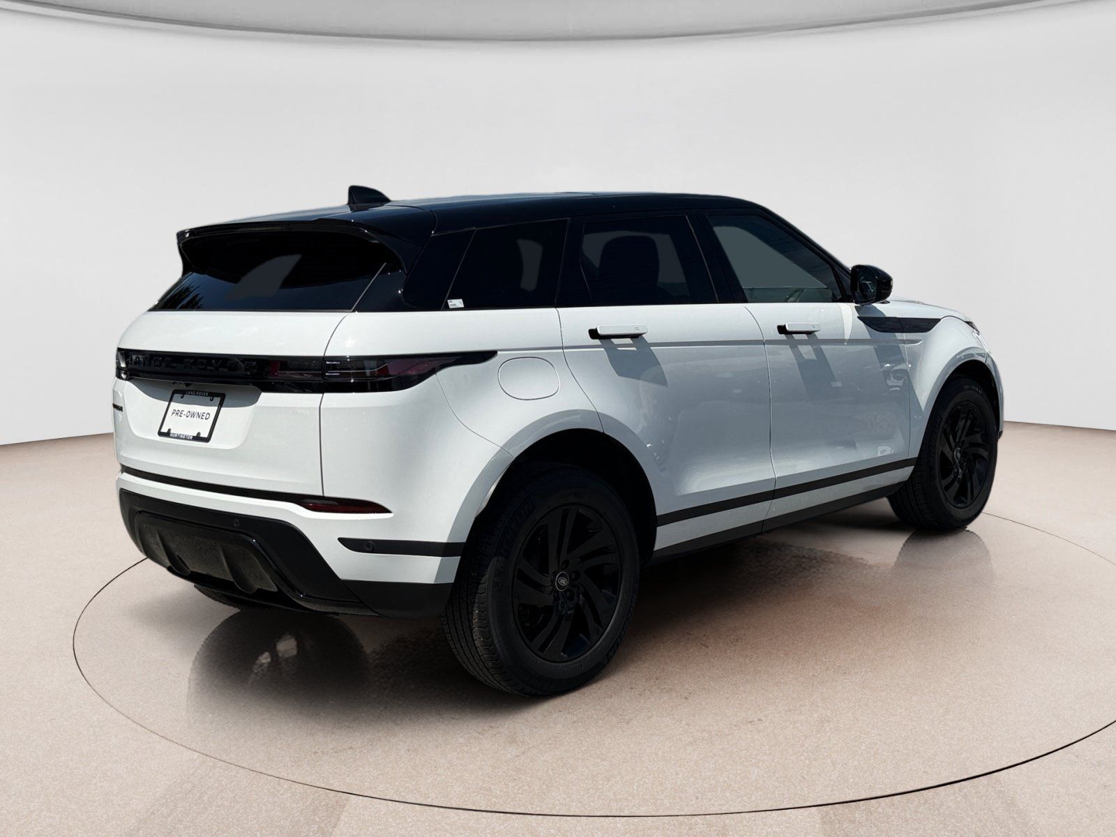 Used 2024 Land Rover Range Rover Evoque S AWD/4WD image 5