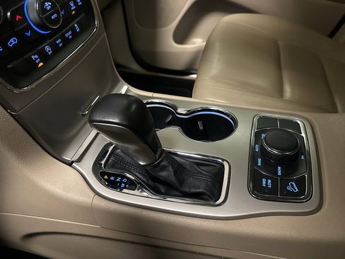 Used 2017 Jeep Grand Cherokee Limited w/ Trailer Tow Group IV image 11