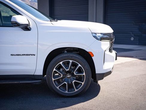 Used 2021 Chevrolet Suburban RST w/ Luxury Package AWD/4WD image 4