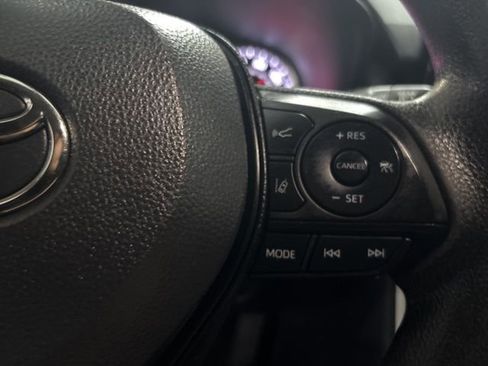 Used 2022 Toyota RAV4 XLE image 16