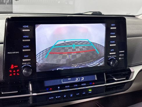 Used 2021 Toyota Sienna LE FWD image 16