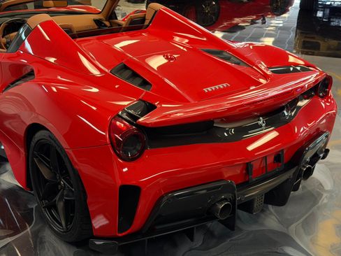 Used 2020 Ferrari 488 Pista Spider RWD image 12