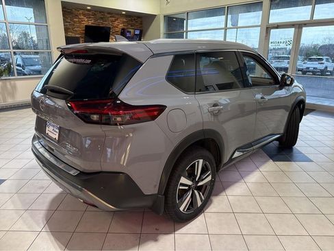 Used 2022 Nissan Rogue SL w/ SL Premium Package image 12