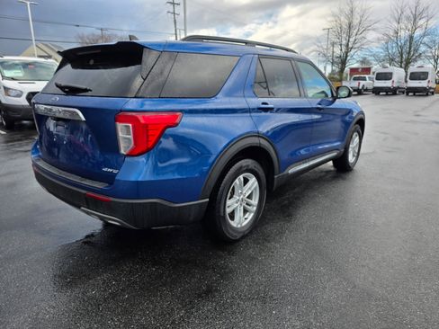 Certified 2022 Ford Explorer XLT w/ Equipment Group 202A image 5