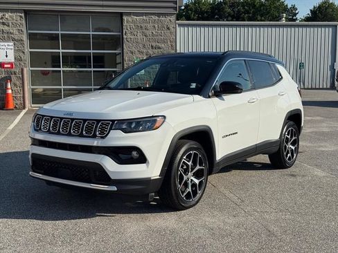 Used 2025 Jeep Compass Limited AWD/4WD image 7