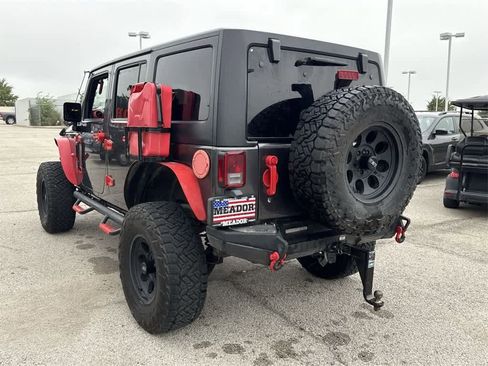 Used 2016 Jeep Wrangler Unlimited Rubicon w/ Connectivity Group image 4