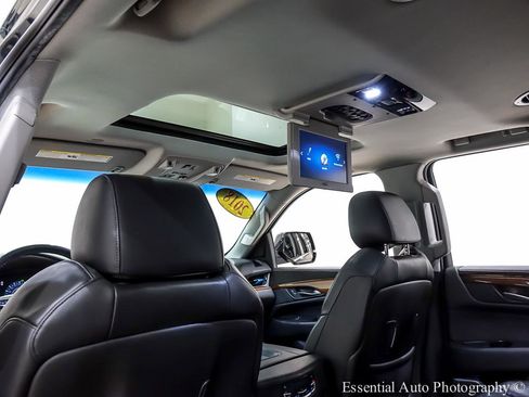 Used 2018 Cadillac Escalade Luxury image 18