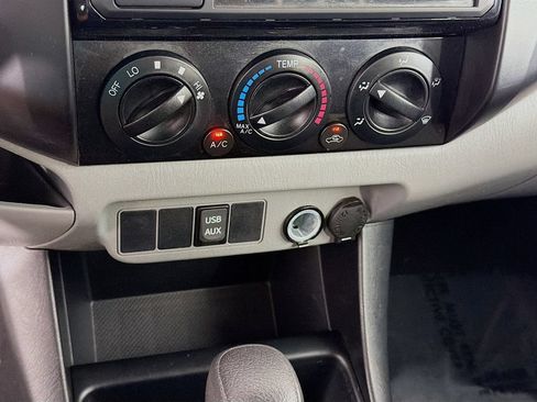 Used 2013 Toyota Tacoma PreRunner w/ Convenience Pkg RWD image 19