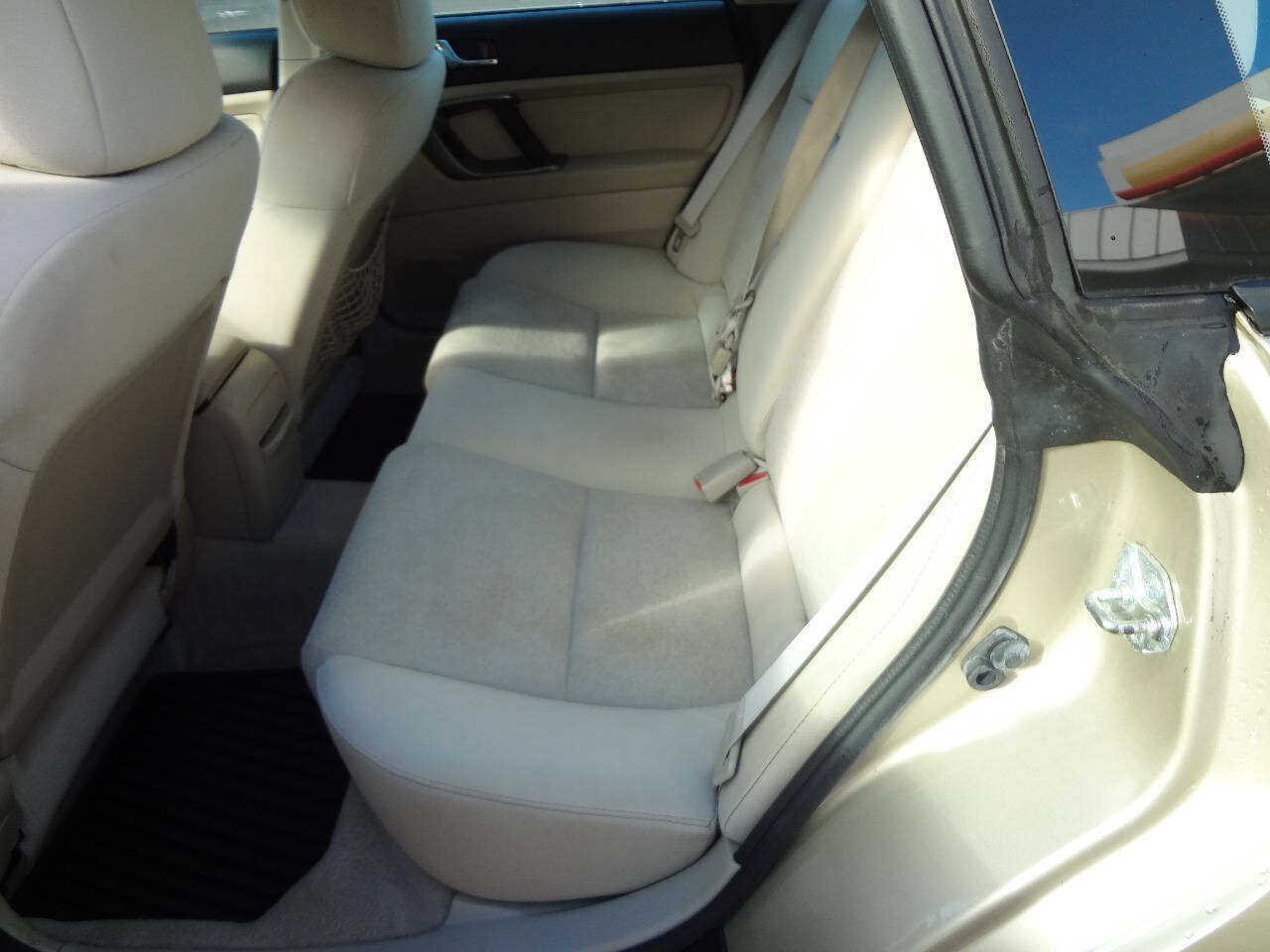 Used 2008 Subaru Outback 2.5i L.L. Bean AWD/4WD image 10