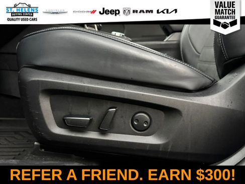 Used 2024 Mitsubishi Outlander SE image 17