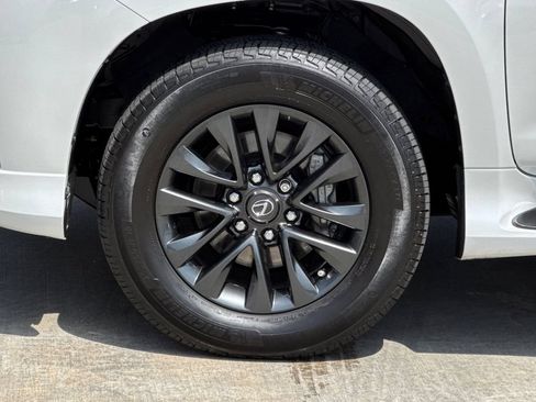 Used 2022 Lexus GX 460 Premium w/ Premium Plus Package AWD/4WD image 35