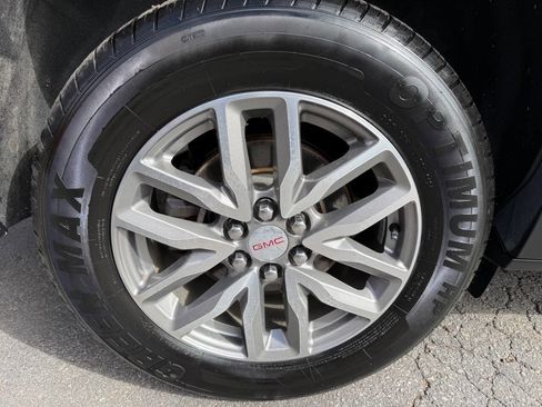 Used 2019 GMC Acadia SLE w/ Driver Alert Package I FWD image 6