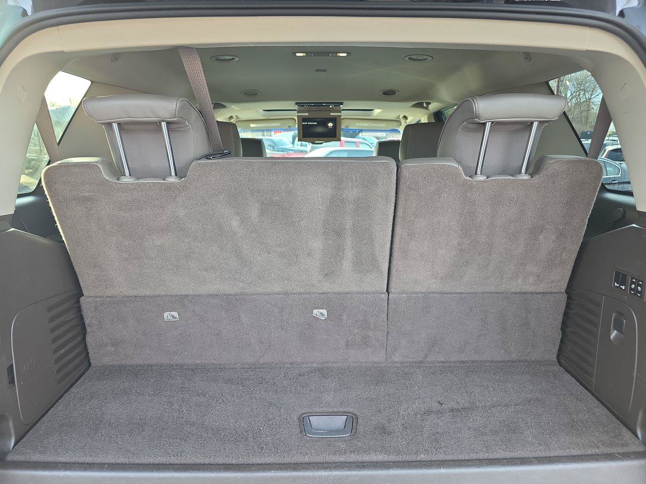 Used 2015 GMC Yukon Denali w/ Touring Package AWD/4WD image 15