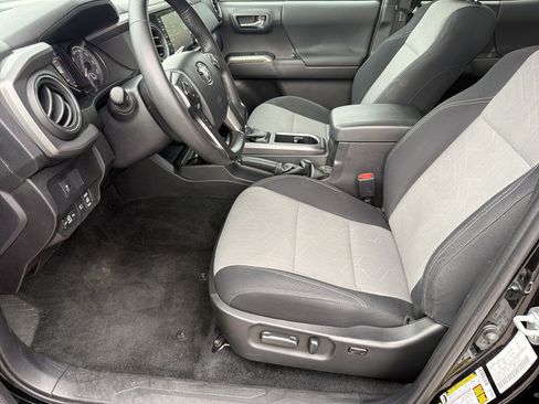 Certified 2023 Toyota Tacoma TRD Off-Road w/ Technology Package AWD/4WD image 21