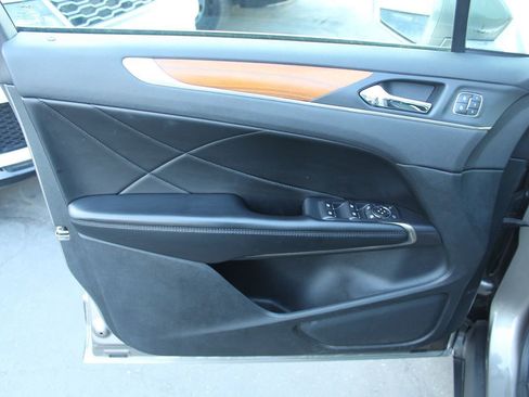 Used 2017 Lincoln MKC Select w/ Select Plus Package image 19