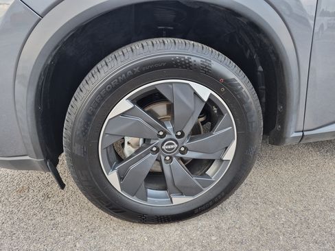 Used 2024 Nissan Rogue SV AWD/4WD image 8