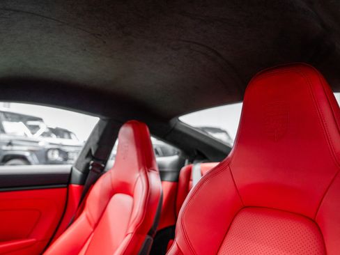 Used 2026 Porsche 911 GT3 RWD image 17