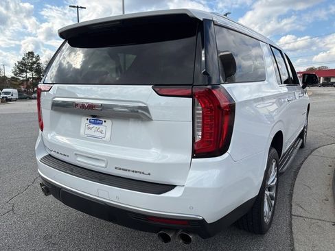 Used 2022 GMC Yukon XL Denali image 8