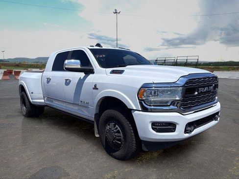 Used 2020 RAM 3500 Limited w/ Max Tow Package AWD/4WD image 2