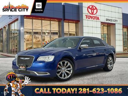 Used 2019 Chrysler 300 Touring w/ Chrome Appearance Package
