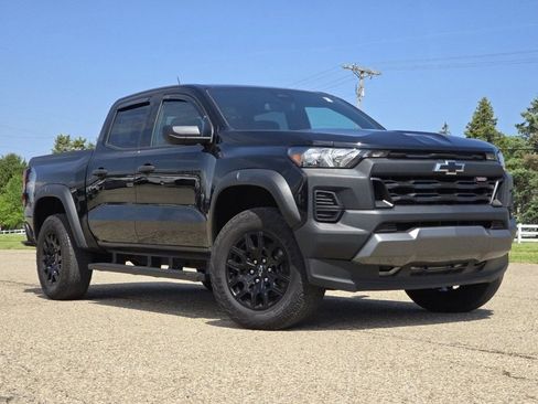 Used 2024 Chevrolet Colorado Trail Boss w/ LPO, Skid Plate Package AWD/4WD image 2