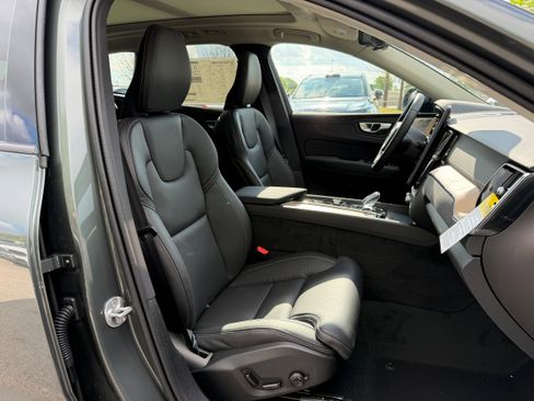 New 2026 Volvo XC60 T8 Ultra w/ Protection Package Premier AWD/4WD image 8
