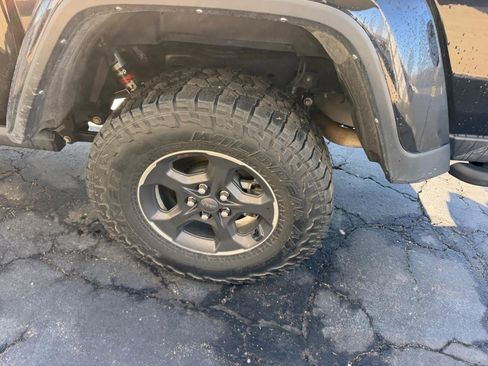 Used 2022 Jeep Gladiator Rubicon w/ Safety Group image 6