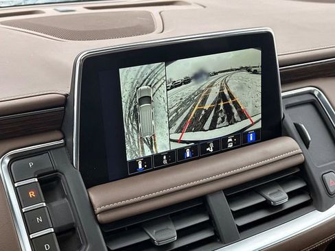 Used 2023 Chevrolet Suburban High Country image 28