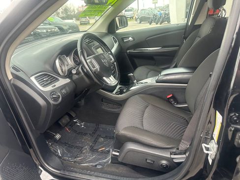 Used 2020 Dodge Journey SE w/ SE Popular Equipment Group image 11